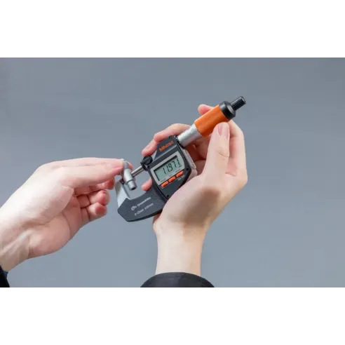 Mitutoyo 293-141-40 Micrometro digitale IP65 QuantuMike 25-50 mm, con uscita bidirezionale