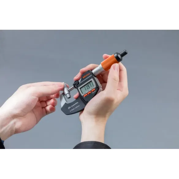 Mitutoyo 293-141-40 Micrometro digitale IP65 QuantuMike 25-50 mm, con uscita bidirezionale